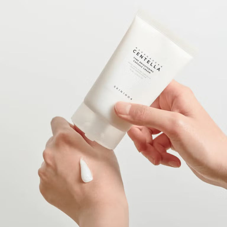 Brightening capsule cream texture with visible capsules application